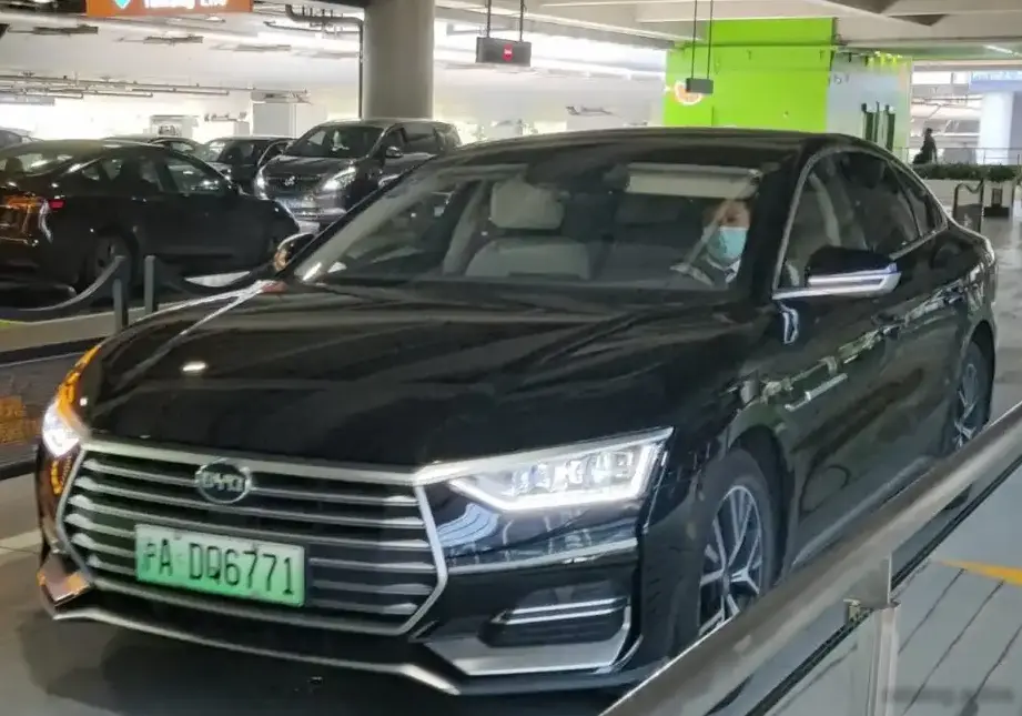 2021-2022 BYD Han e9 76.9 kWh (222 Hp)