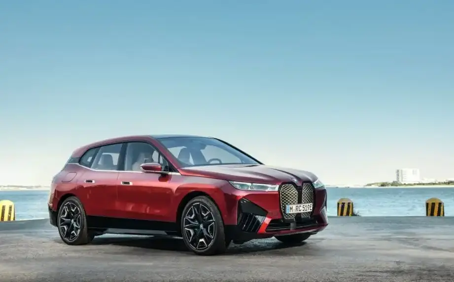 2021-2025 BMW iX (i20) 111.5 kWh (523 Hp) xDrive50