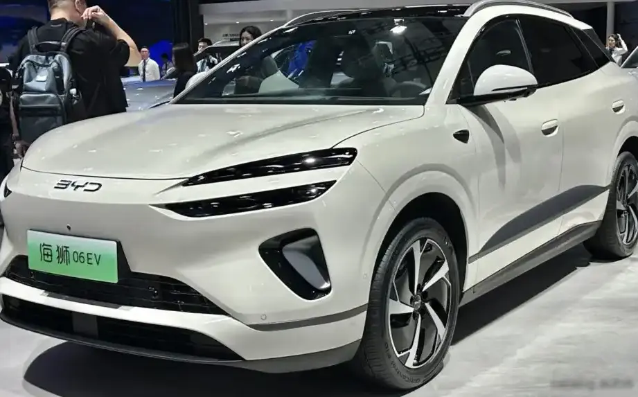 2025 BYD Sea Lion 06 65.28 kWh (231 Hp) Electric