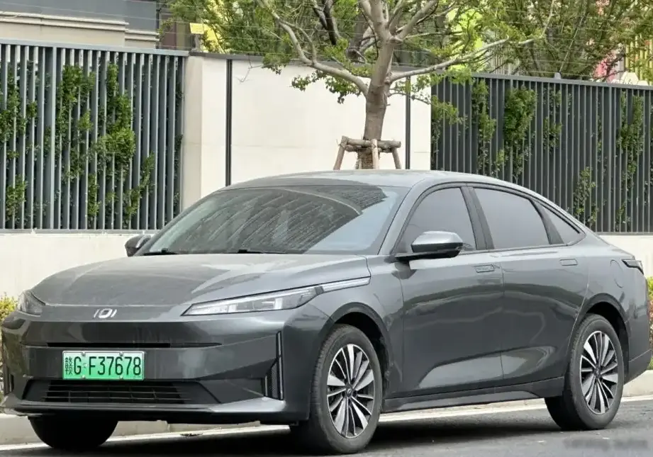 2024 Changan Nevo A05 1.5L 18.4 kWh (215 Hp) Plug-in Hybrid E-CVT