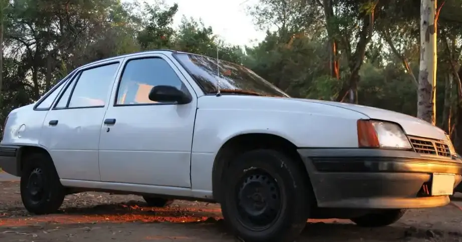 1993-1995 Daewoo Racer Sedan 1.5 i (75 Hp)