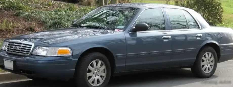 2003-2010 Ford Crown Victoria (P7 facelift ) 4.6 i V8 32V (227 Hp)