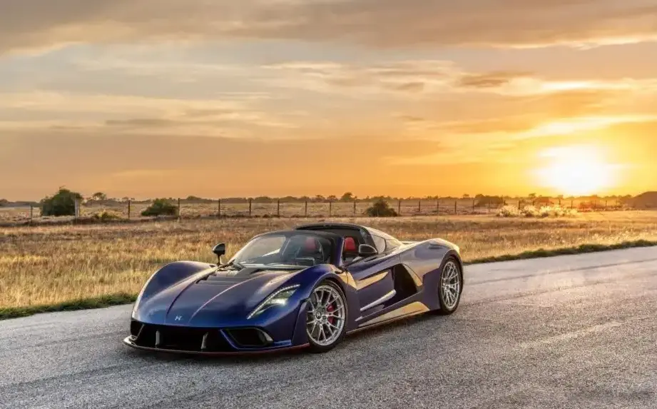2022 Hennessey Venom F5 Roadster 6.6 V8 (1817 Hp) SCT