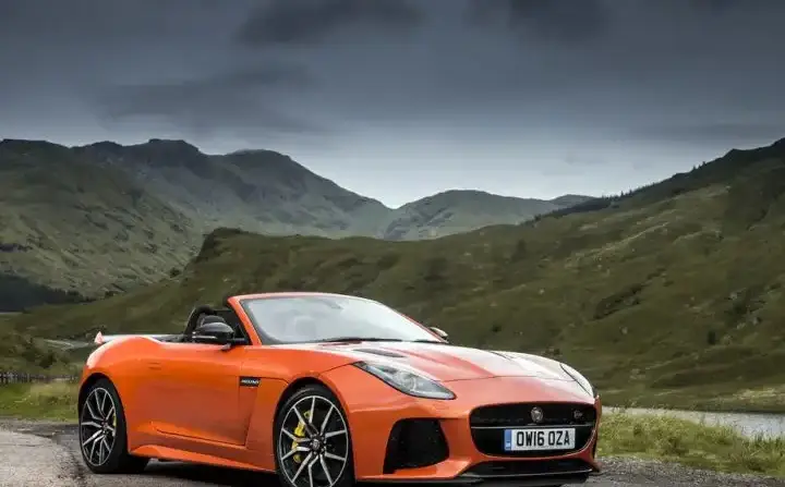 2017-2018 Jaguar F-type Convertible (facelift ) 2.0 (300 Hp) Automatic