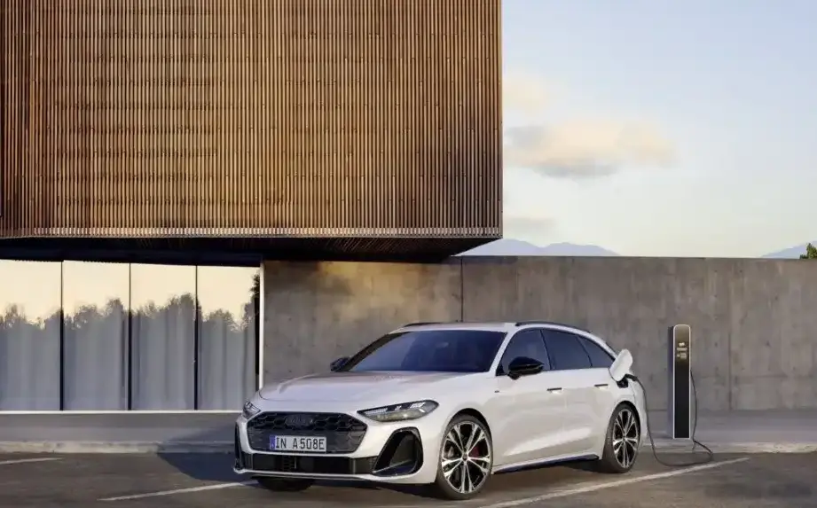 2025 Audi A5 Avant (B10) 2.0 TFSI (299 Hp) e-hybrid quattro ultra S tronic