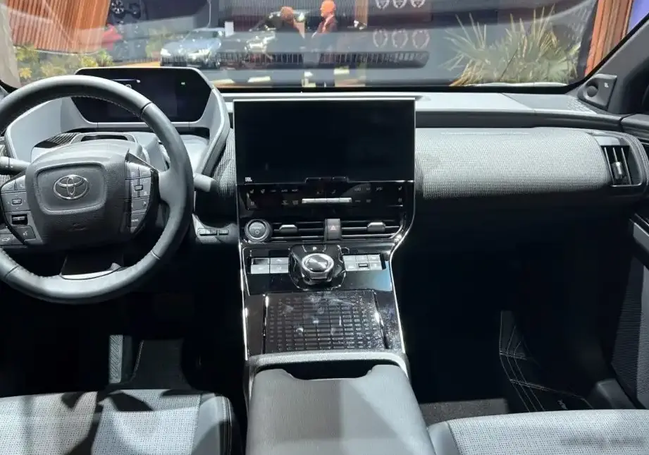 2022-2025 Toyota bZ4X 71.4 kWh (218 Hp) BEV 4WD