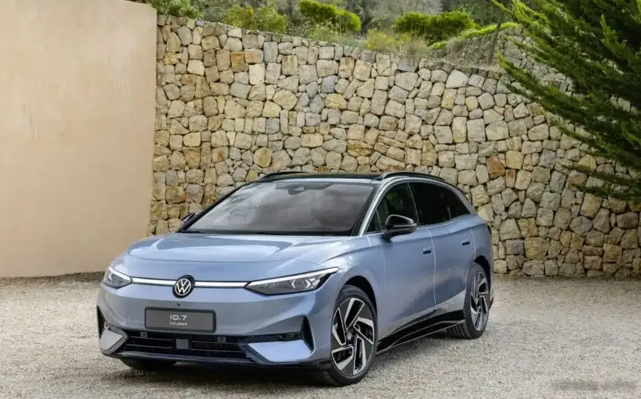2024 Volkswagen ID.7 Tourer Pro 82 kWh (286 Hp)