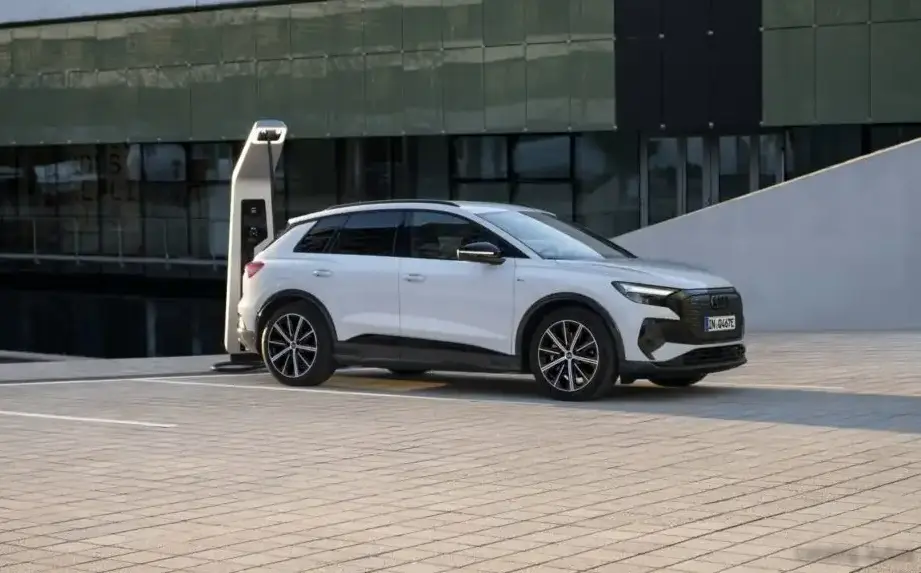 2025 Audi Q4 e-tron 40 63 kWh (204 Hp)