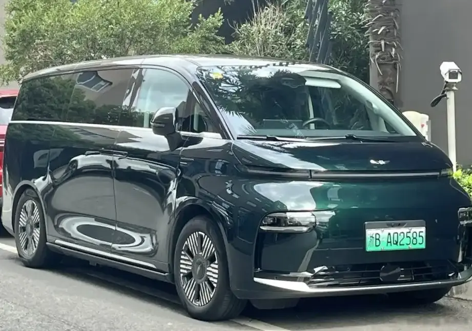 2025 Geely Galaxy Wing L380 100 kWh (272 Hp) Electric