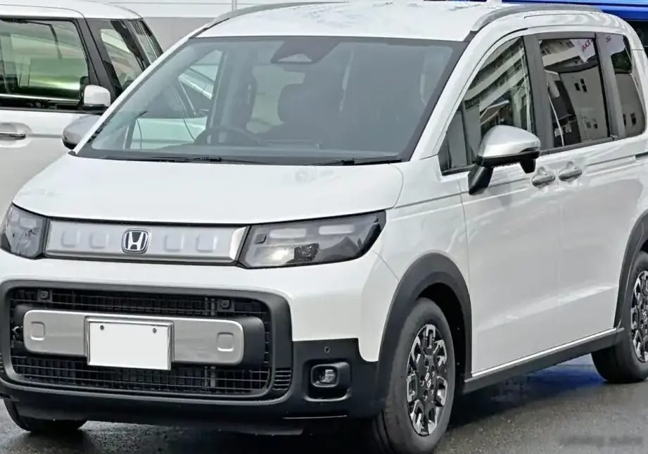 2024 Honda Freed III 1.5 (118 Hp) 4WD CVT