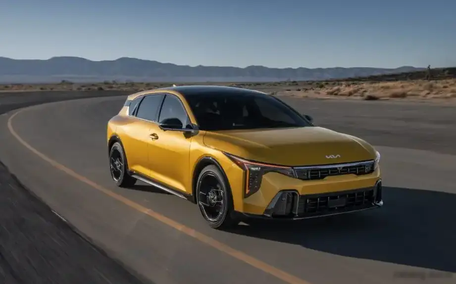 2025 Kia K4 Hatch () 1.0 T-GDI (115 Hp) Mild Hybrid