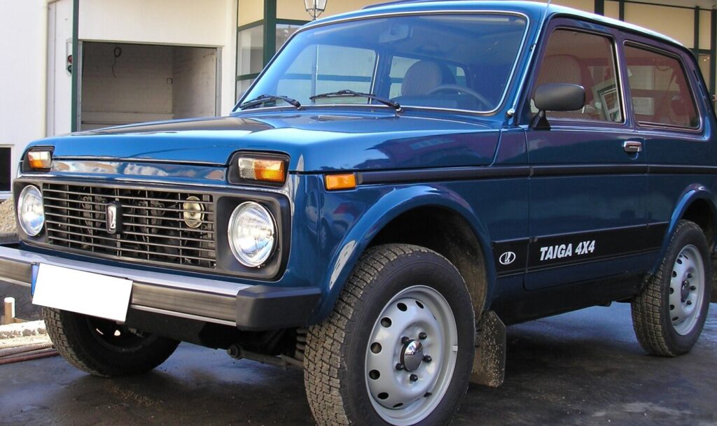 1993-2003 Lada Niva 3-door (facelift ) 1.7 (79 Hp) 4×4