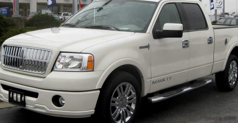 2006-2008 Lincoln Mark LT (facelift ) Long Bed 5.4 V8 (300 Hp) 4WD Automatic