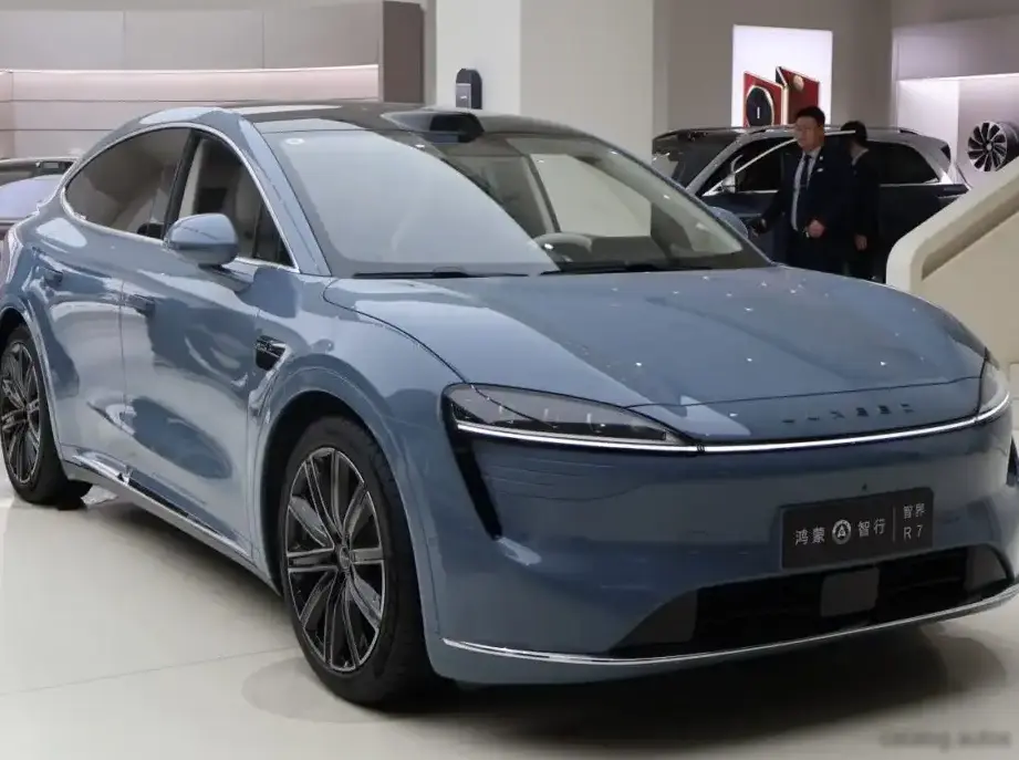 2024-2025 Luxeed R7 1.5T 37 kWh (309 Hp) Extended Range