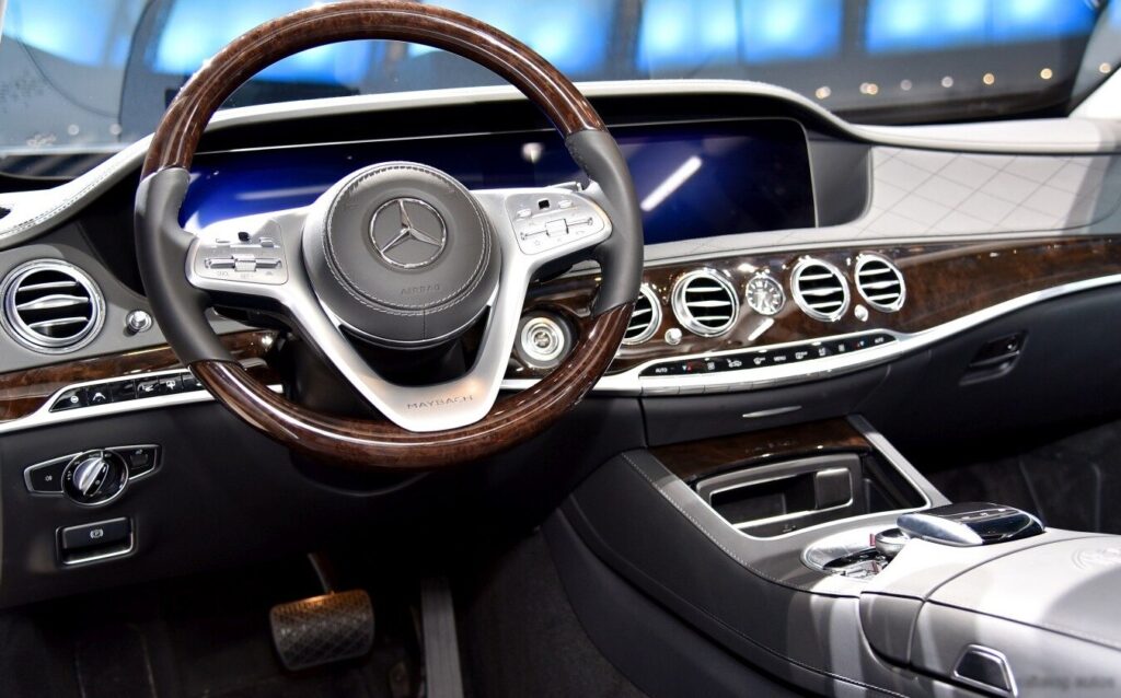 2017-2020 Mercedes-Benz Maybach S-class (X222 facelift ) S 560 V8 (469 Hp) 4MATIC G-TRONIC