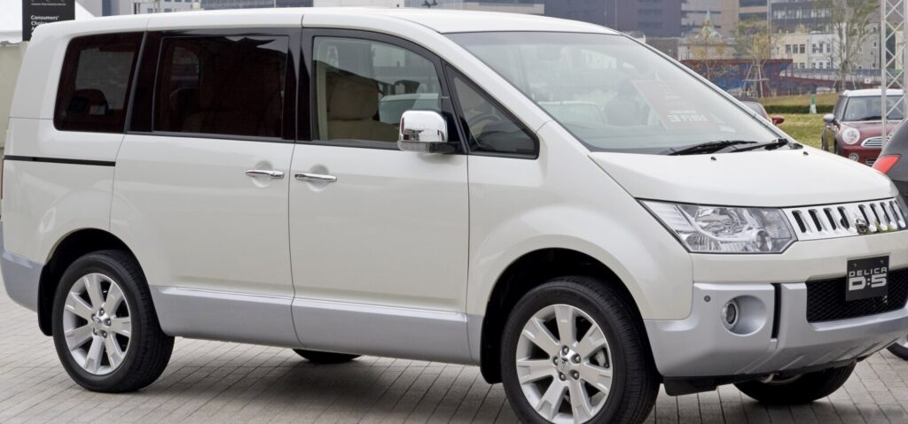 2007-2018 Mitsubishi Delica (D5) 2.4 (170 Hp)
