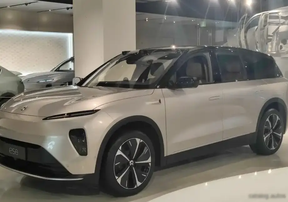 2023 NIO ES8 II Long Range 100 kWh (653 Hp) i4WD Electric