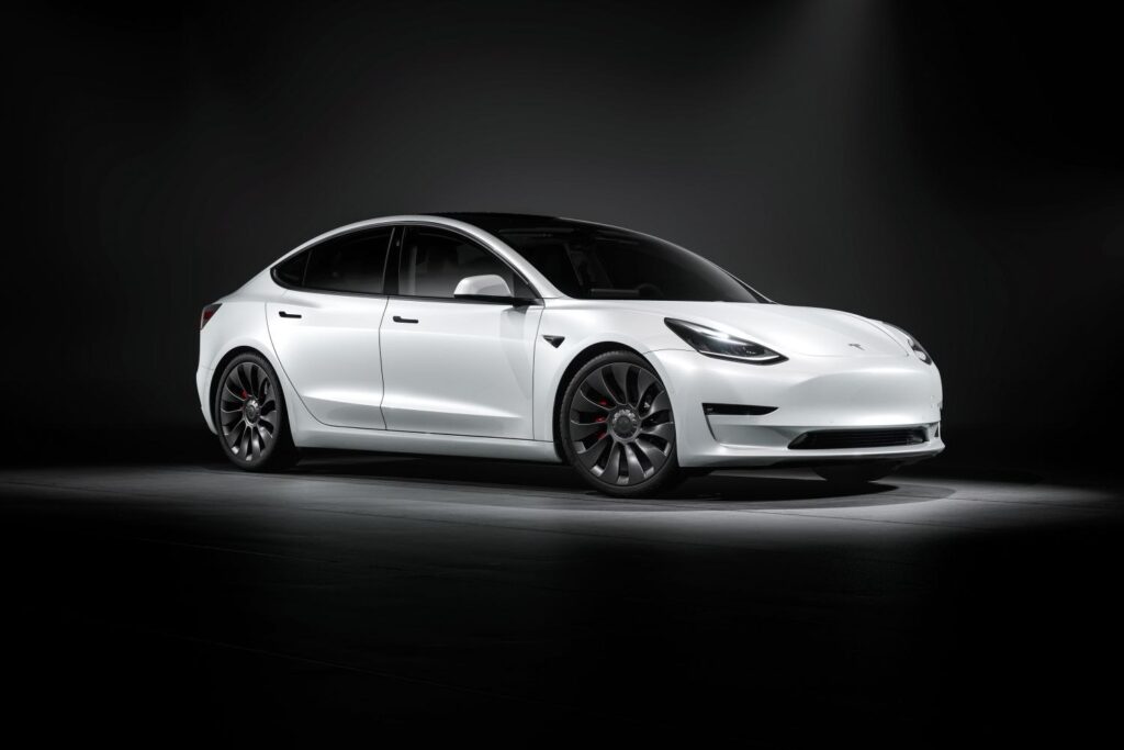 2021-2023 Tesla Model 3 (facelift ) 60 kWh (325 Hp)