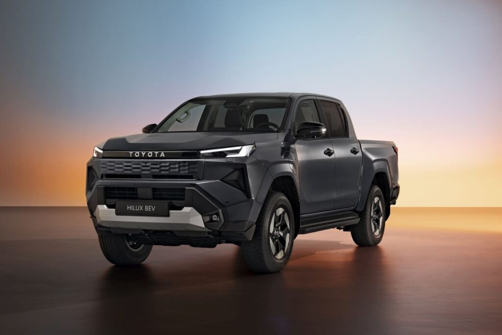 2025 Toyota Hilux Double Cab IX 2.8d (204 Hp) 4WD Automatic