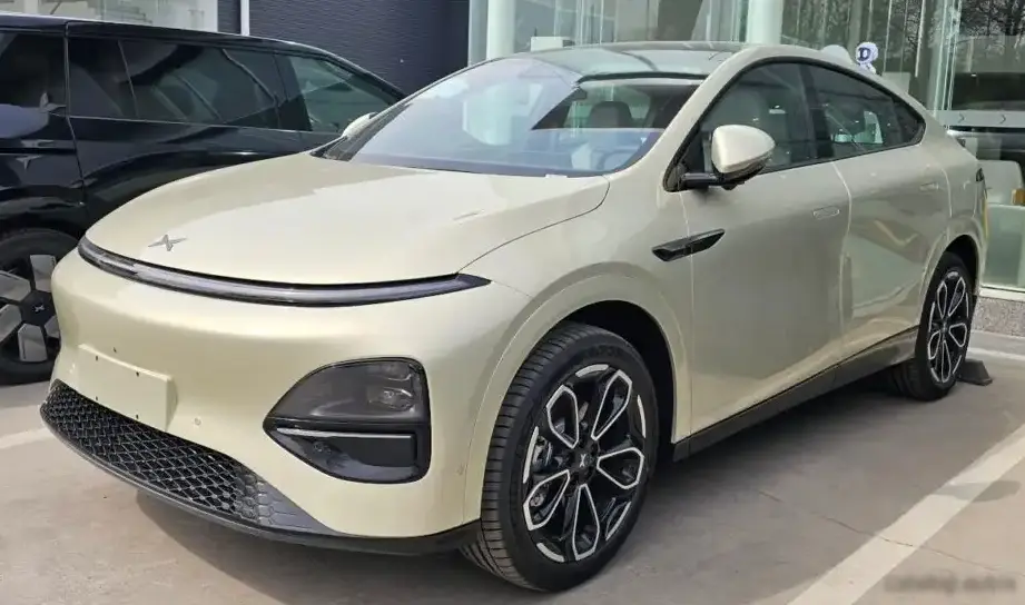 2025 XPENG G6 (facelift ) Ultra Long Range 80.8 kWh (296 Hp) Electric