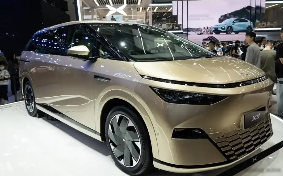 2023-2025 XPENG X9 610 84.5 kWh (320 Hp) Electric