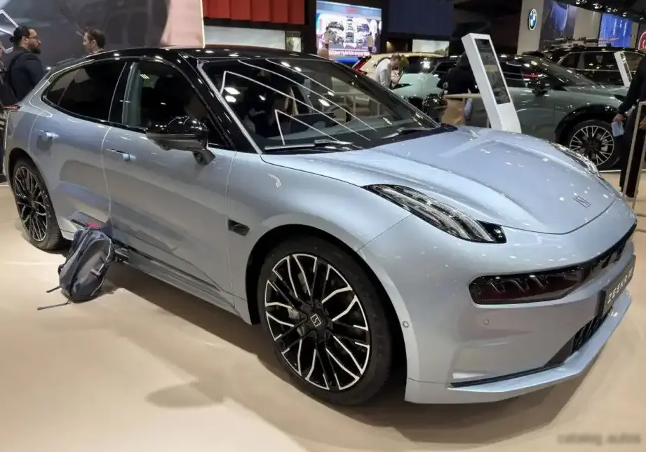 2025 Zeekr 001 (facelift ) 103 kWh (503 Hp) Single Motor Electric